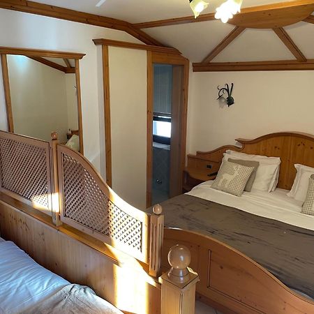 Hotel Valle Verde - Rent Ski & Bike タルヴィージオ エクステリア 写真
