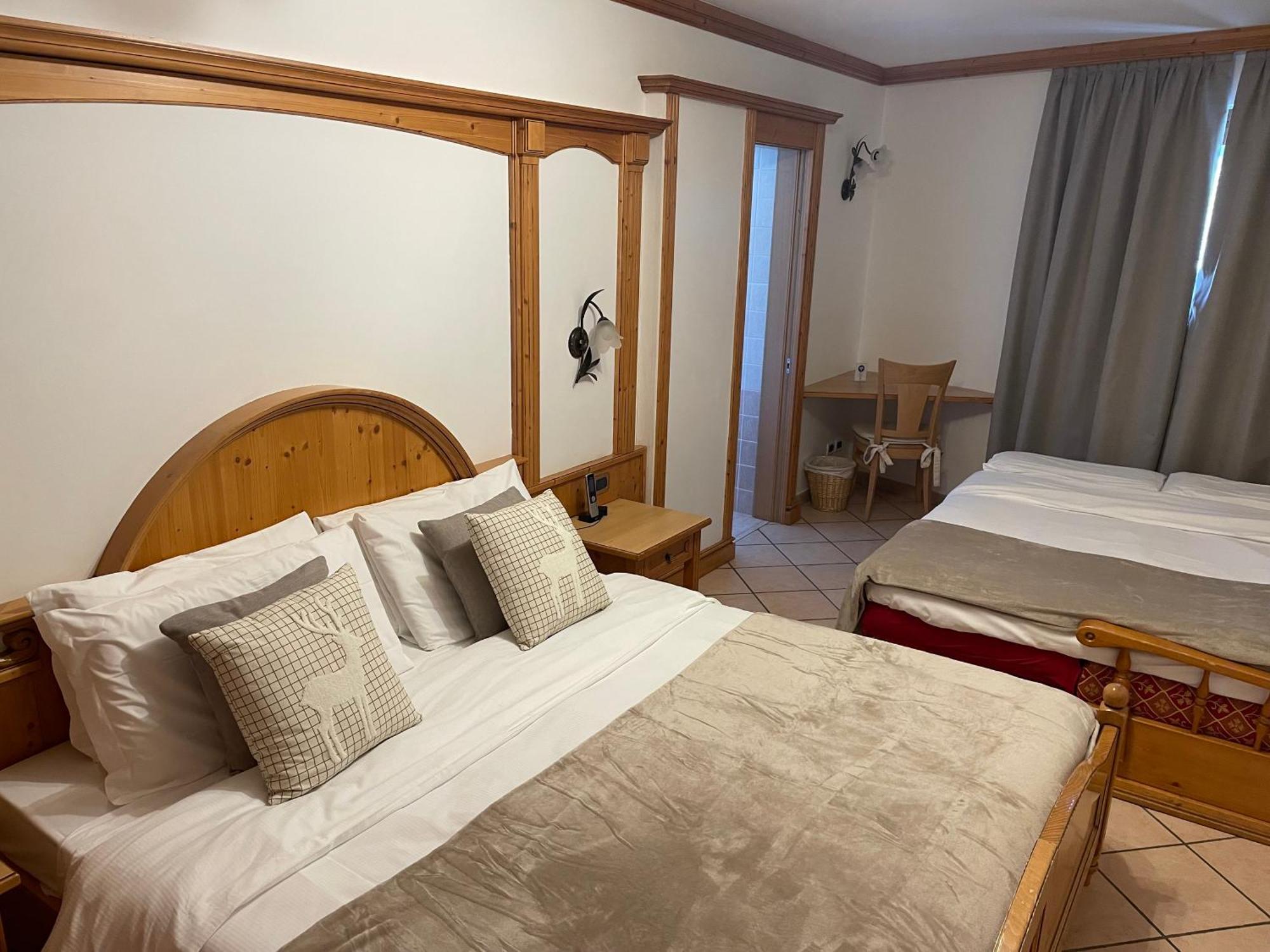 Hotel Valle Verde - Rent Ski & Bike タルヴィージオ エクステリア 写真